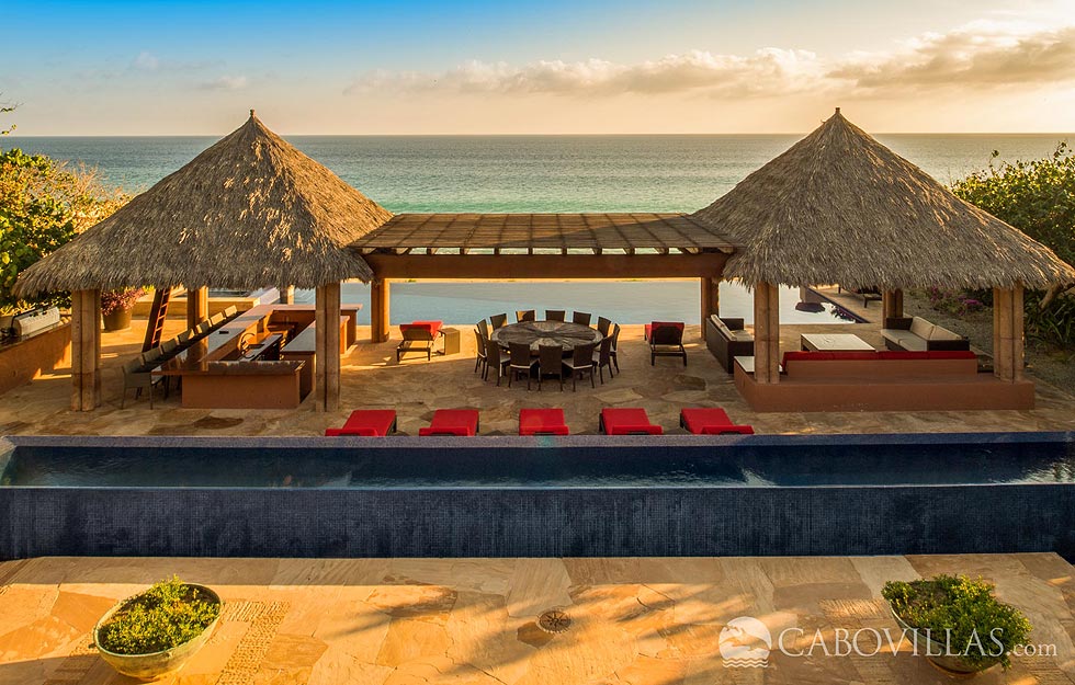 Beachfront Luxury Vacation Rental in Los Cabos Mexico