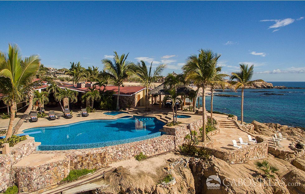 Beachfront luxury Family Friendly Vacation rentals in Cabo San Lucas Mexico on Chileno Bay