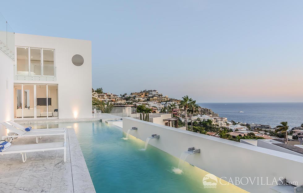 Luxury vacation rentals in Los Cabos Mexico