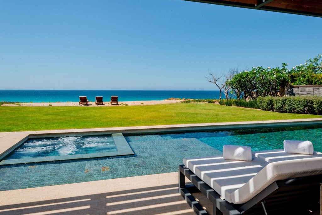 Luxury beachfront vacation rental in Puerto Los Cabos